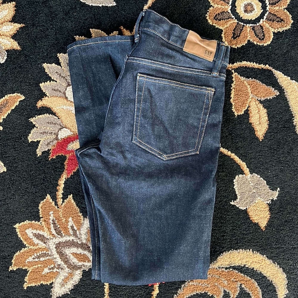 GAP men’s slim taper dark blue jeans